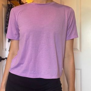 GapFit lilac tee